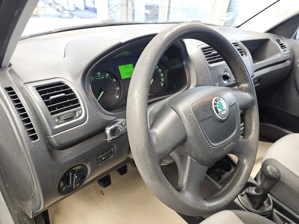 Skoda Roomster bei Hoffmann Automobile in Wolfsburg kaufen und sofort mitnehmen - Bild 12