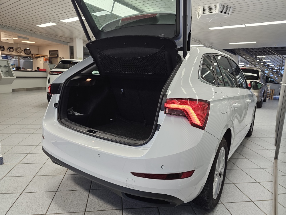 Skoda Scala  bei Hoffmann Automobile in Wolfsburg kaufen und sofort mitnehmen - Bild 2