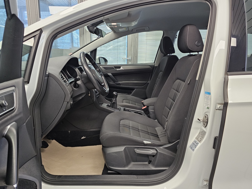 VW Golf Sportsvan  bei Hoffmann Automobile in Wolfsburg kaufen und sofort mitnehmen - Bild 19