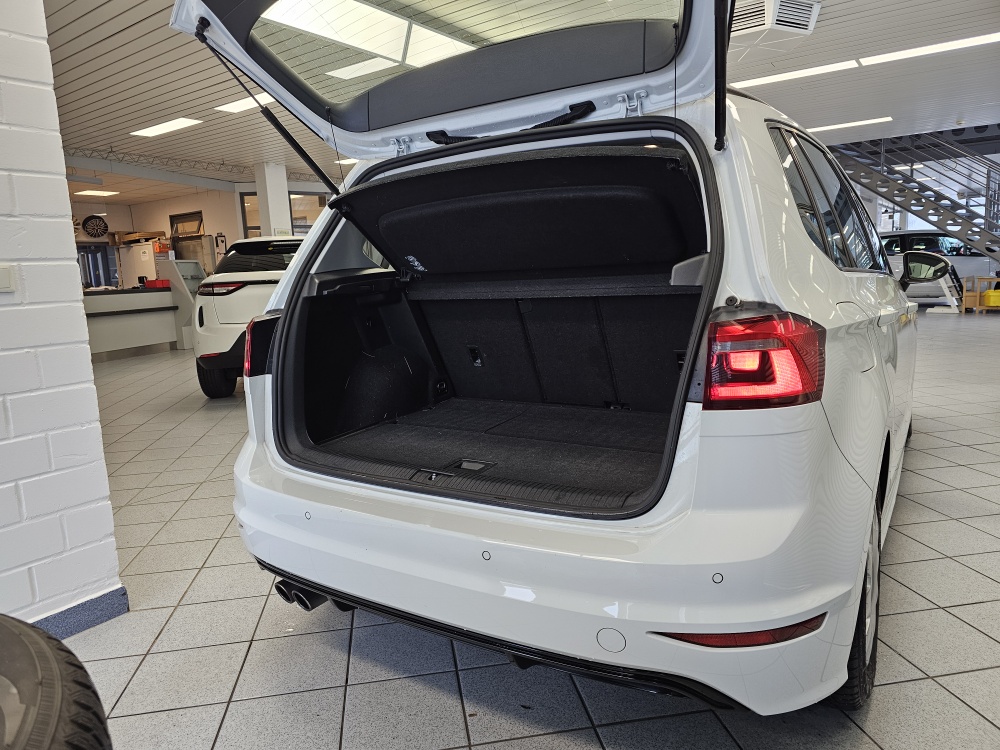 VW Golf Sportsvan  bei Hoffmann Automobile in Wolfsburg kaufen und sofort mitnehmen - Bild 2