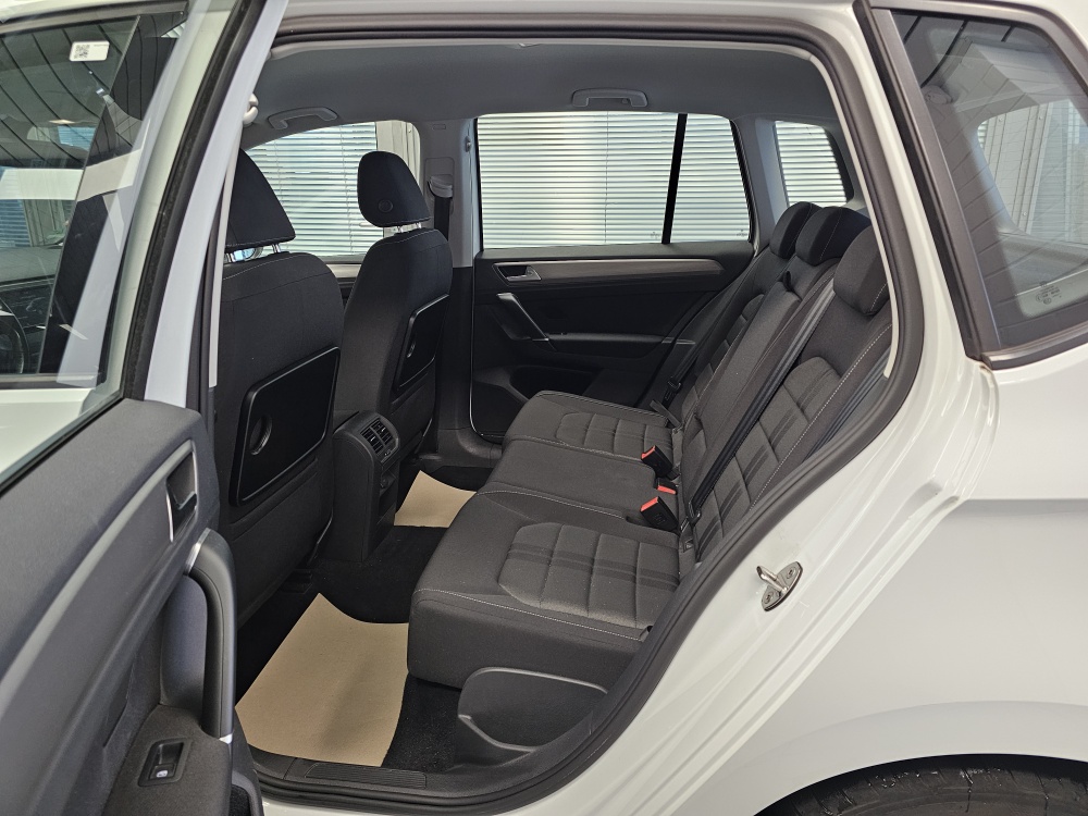 VW Golf Sportsvan  bei Hoffmann Automobile in Wolfsburg kaufen und sofort mitnehmen - Bild 6