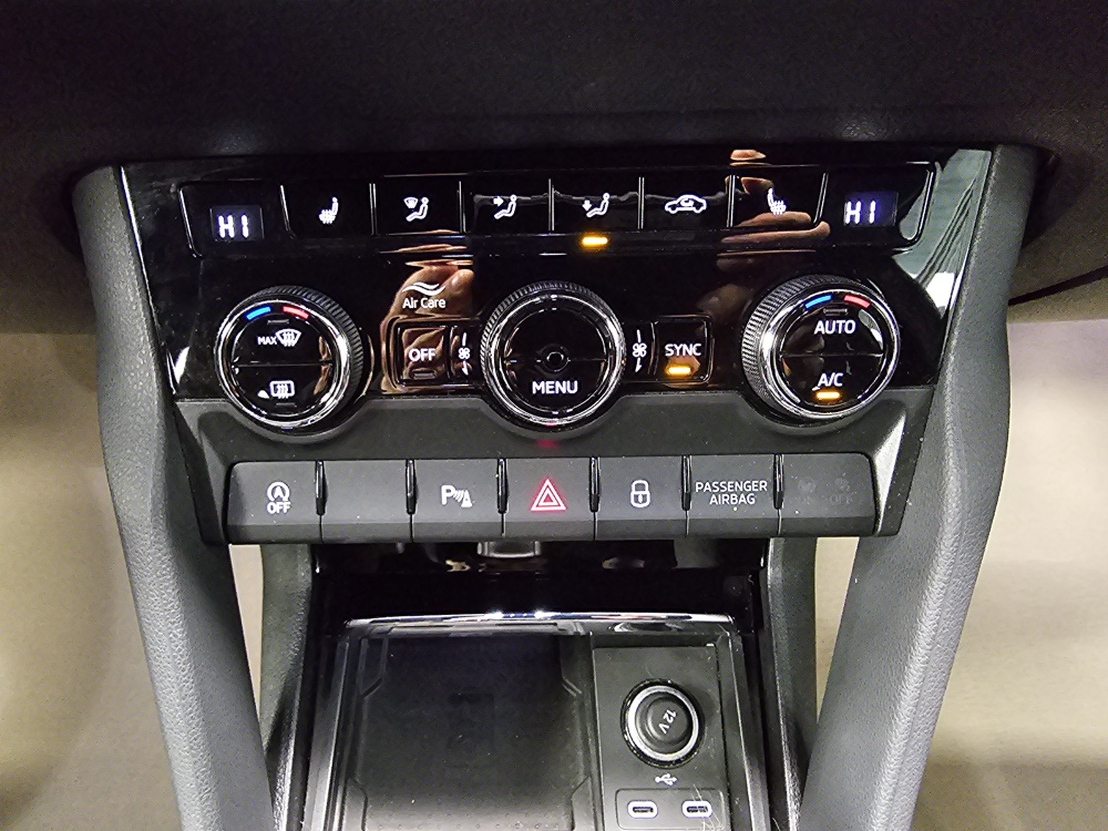 Skoda Karoq  bei Hoffmann Automobile in Wolfsburg kaufen und sofort mitnehmen - Bild 9