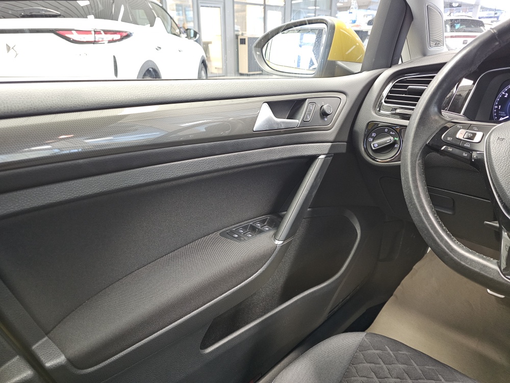 VW Golf  bei Hoffmann Automobile in Wolfsburg kaufen und sofort mitnehmen - Bild 19