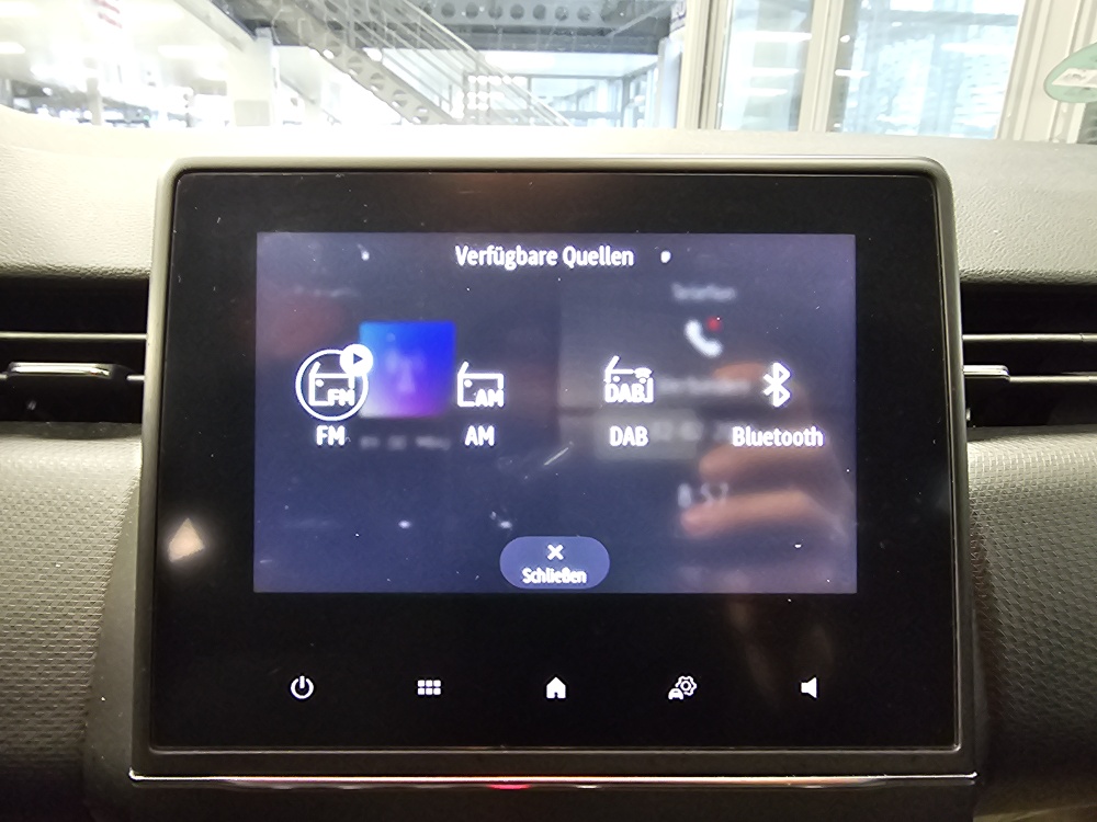 Renault Clio  bei Hoffmann Automobile in Wolfsburg kaufen und sofort mitnehmen - Bild 10