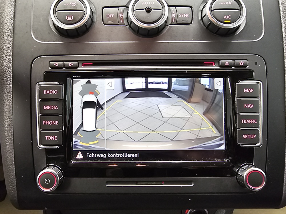 VW Touran  bei Hoffmann Automobile in Wolfsburg kaufen und sofort mitnehmen - Bild 11