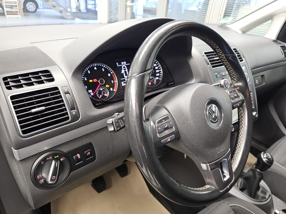 VW Touran  bei Hoffmann Automobile in Wolfsburg kaufen und sofort mitnehmen - Bild 16