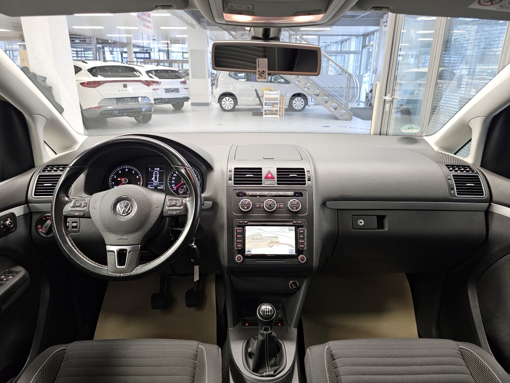 VW Touran  bei Hoffmann Automobile in Wolfsburg kaufen und sofort mitnehmen - Bild 6