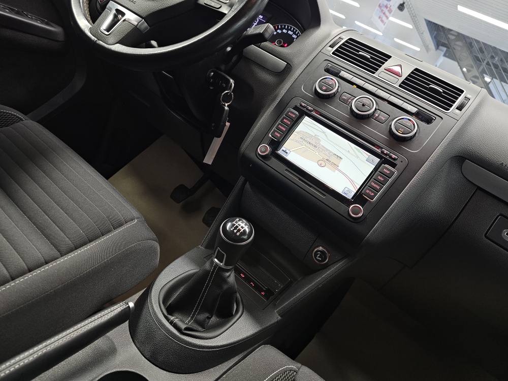 VW Touran  bei Hoffmann Automobile in Wolfsburg kaufen und sofort mitnehmen - Bild 7