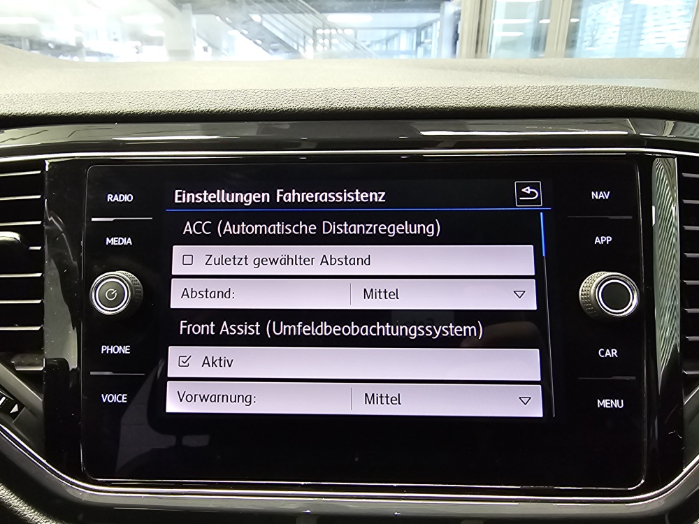 VW T-Roc  bei Hoffmann Automobile in Wolfsburg kaufen und sofort mitnehmen - Bild 16