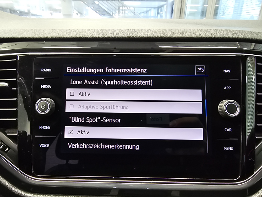 VW T-Roc  bei Hoffmann Automobile in Wolfsburg kaufen und sofort mitnehmen - Bild 17