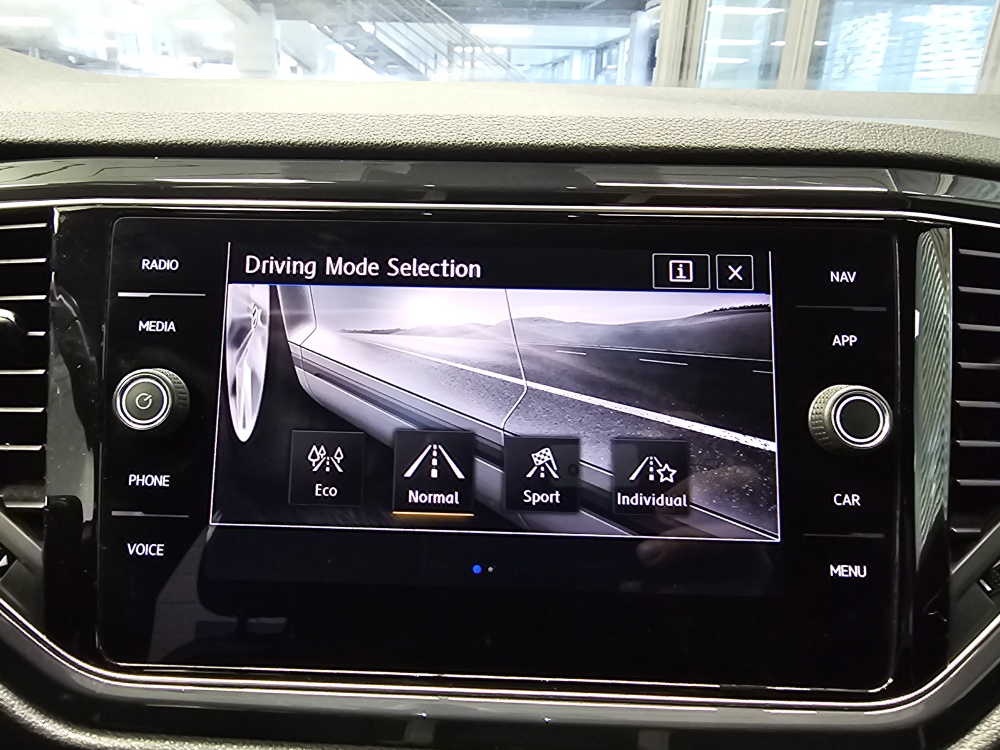 VW T-Roc  bei Hoffmann Automobile in Wolfsburg kaufen und sofort mitnehmen - Bild 21