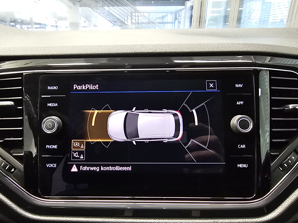 VW T-Roc  bei Hoffmann Automobile in Wolfsburg kaufen und sofort mitnehmen - Bild 22