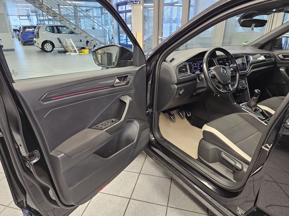 VW T-Roc  bei Hoffmann Automobile in Wolfsburg kaufen und sofort mitnehmen - Bild 29
