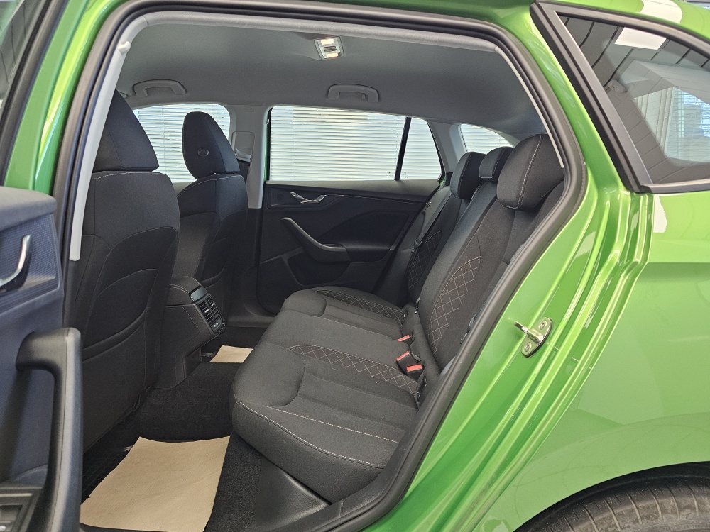 Skoda Scala bei Hoffmann Automobile in Wolfsburg kaufen und sofort mitnehmen - Bild 6