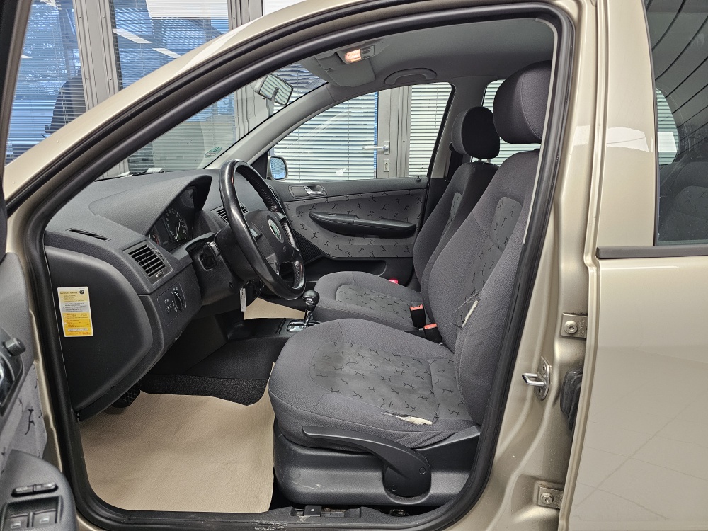 Skoda Fabia  bei Hoffmann Automobile in Wolfsburg kaufen und sofort mitnehmen - Bild 13