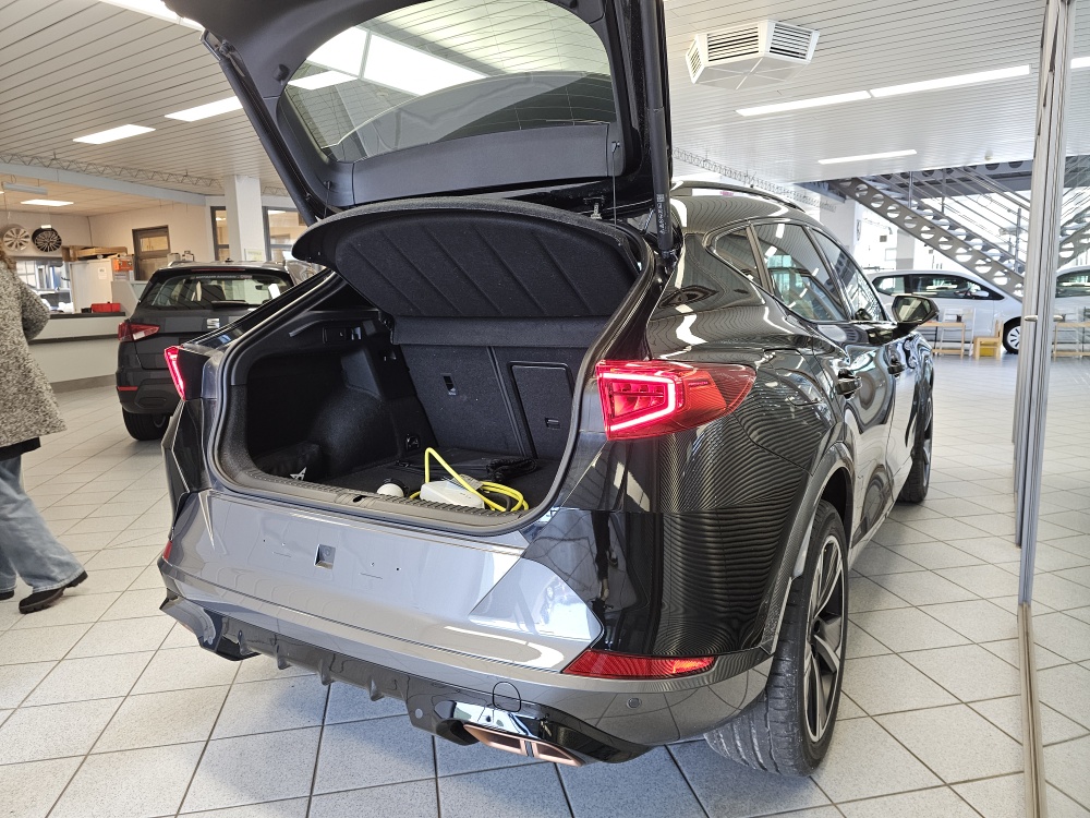 Cupra Formentor bei Hoffmann Automobile in Wolfsburg kaufen und sofort mitnehmen - Bild 2