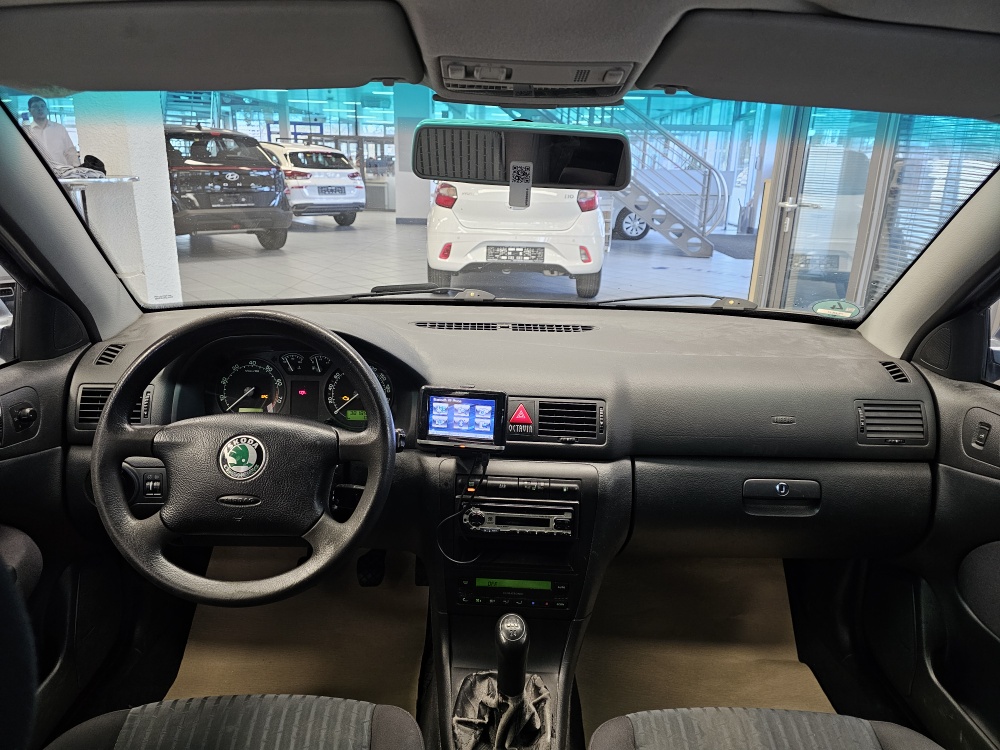 Skoda Octavia Combi  bei Hoffmann Automobile in Wolfsburg kaufen und sofort mitnehmen - Bild 7