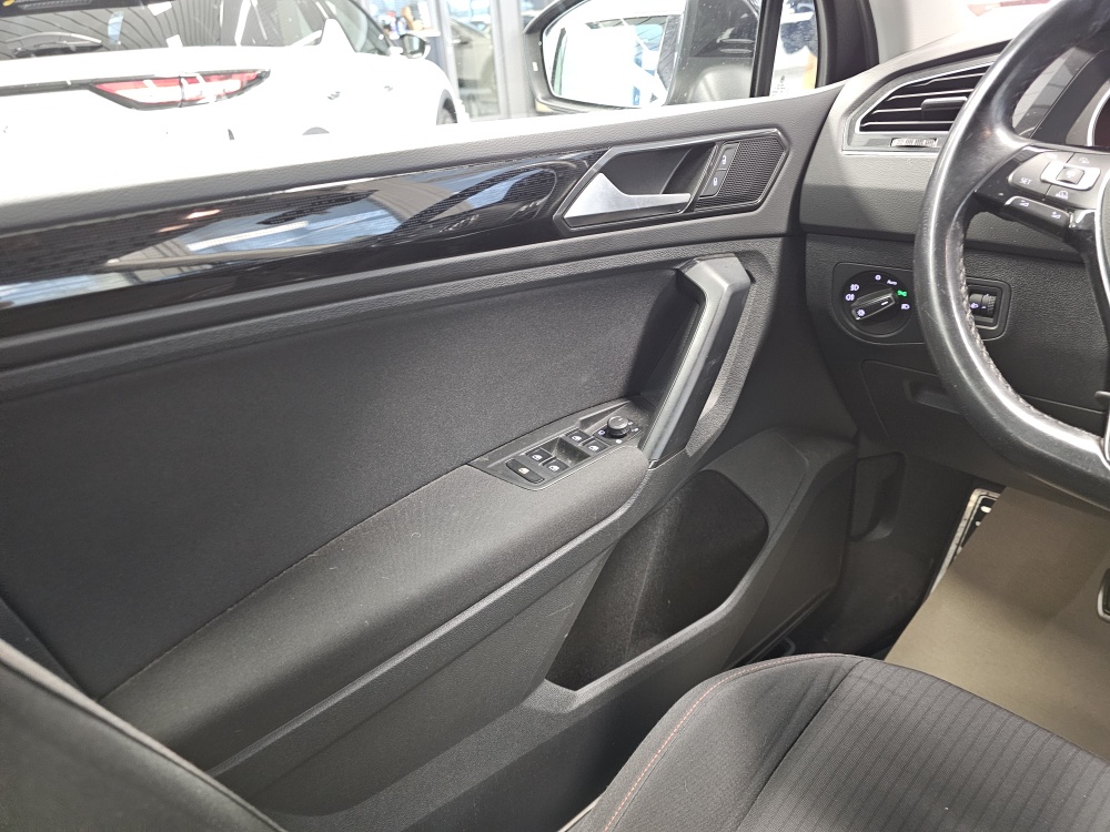 VW Tiguan  bei Hoffmann Automobile in Wolfsburg kaufen und sofort mitnehmen - Bild 19