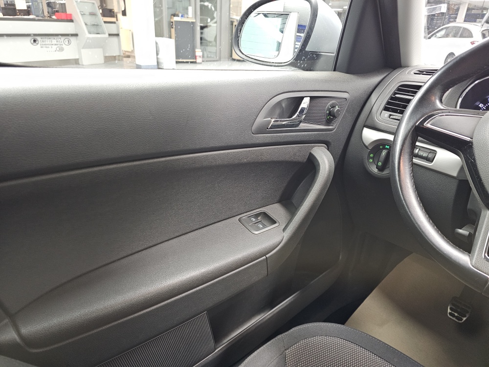 Skoda Yeti  bei Hoffmann Automobile in Wolfsburg kaufen und sofort mitnehmen - Bild 10