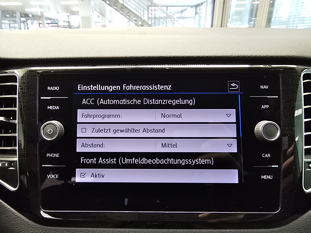 VW Golf Sportsvan  bei Hoffmann Automobile in Wolfsburg kaufen und sofort mitnehmen - Bild 18