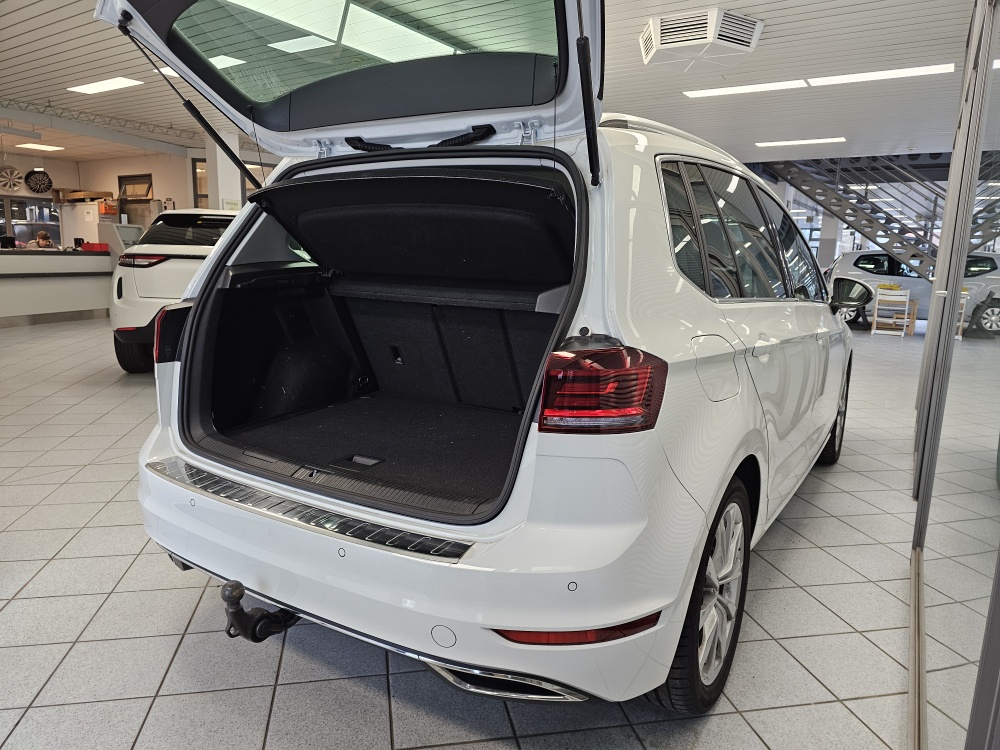 VW Golf Sportsvan  bei Hoffmann Automobile in Wolfsburg kaufen und sofort mitnehmen - Bild 2