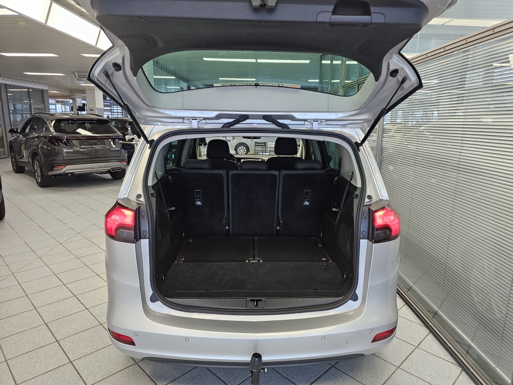 Opel Zafira Tourer  bei Hoffmann Automobile in Wolfsburg kaufen und sofort mitnehmen - Bild 3