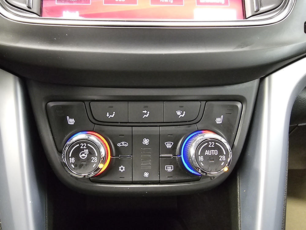 Opel Zafira Tourer  bei Hoffmann Automobile in Wolfsburg kaufen und sofort mitnehmen - Bild 8