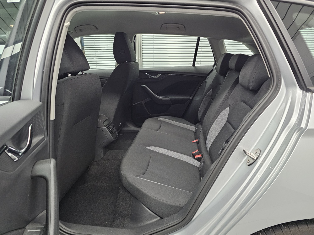 Skoda Scala  bei Hoffmann Automobile in Wolfsburg kaufen und sofort mitnehmen - Bild 5