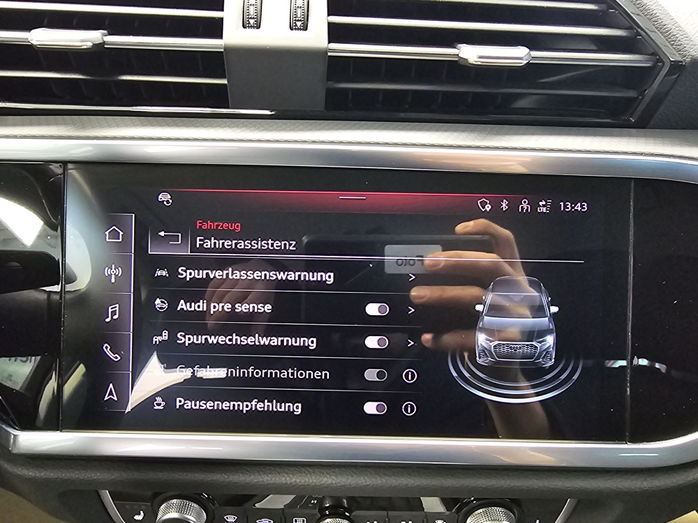 Audi Q3 bei Hoffmann Automobile in Wolfsburg kaufen und sofort mitnehmen - Bild 20