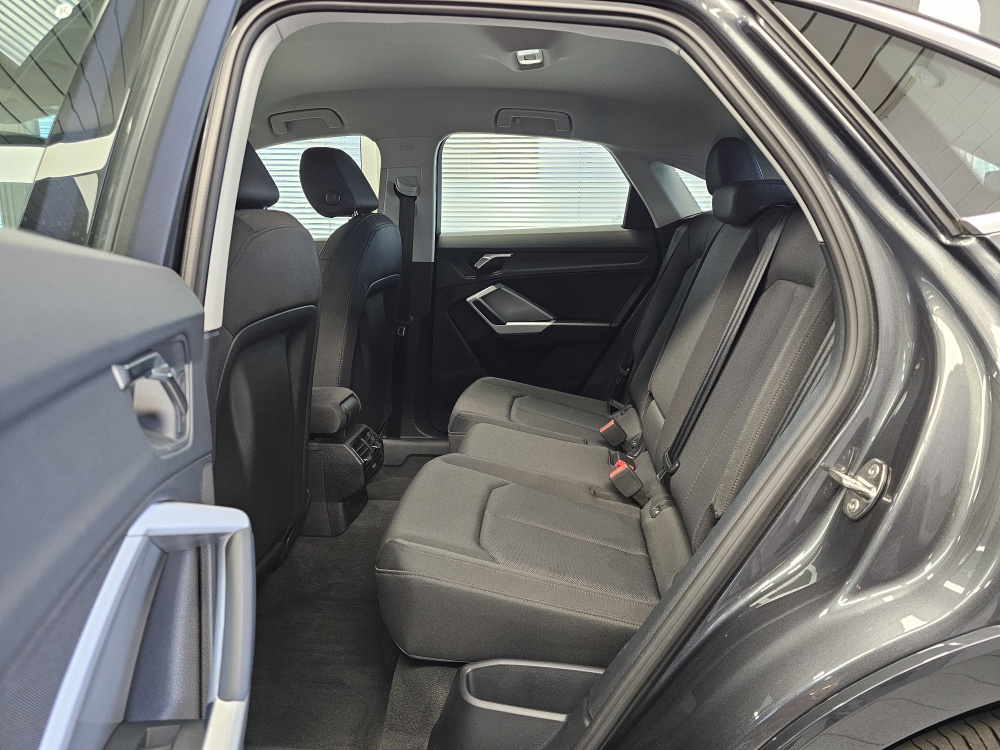 Audi Q3 bei Hoffmann Automobile in Wolfsburg kaufen und sofort mitnehmen - Bild 5