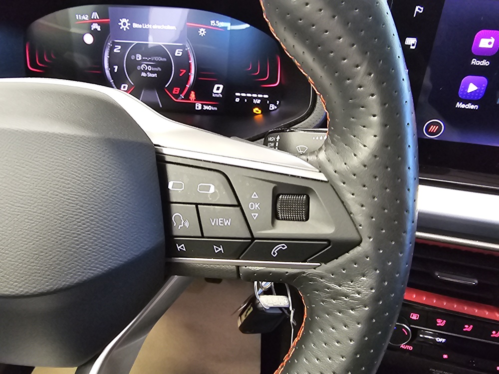 Seat Arona  bei Hoffmann Automobile in Wolfsburg kaufen und sofort mitnehmen - Bild 17