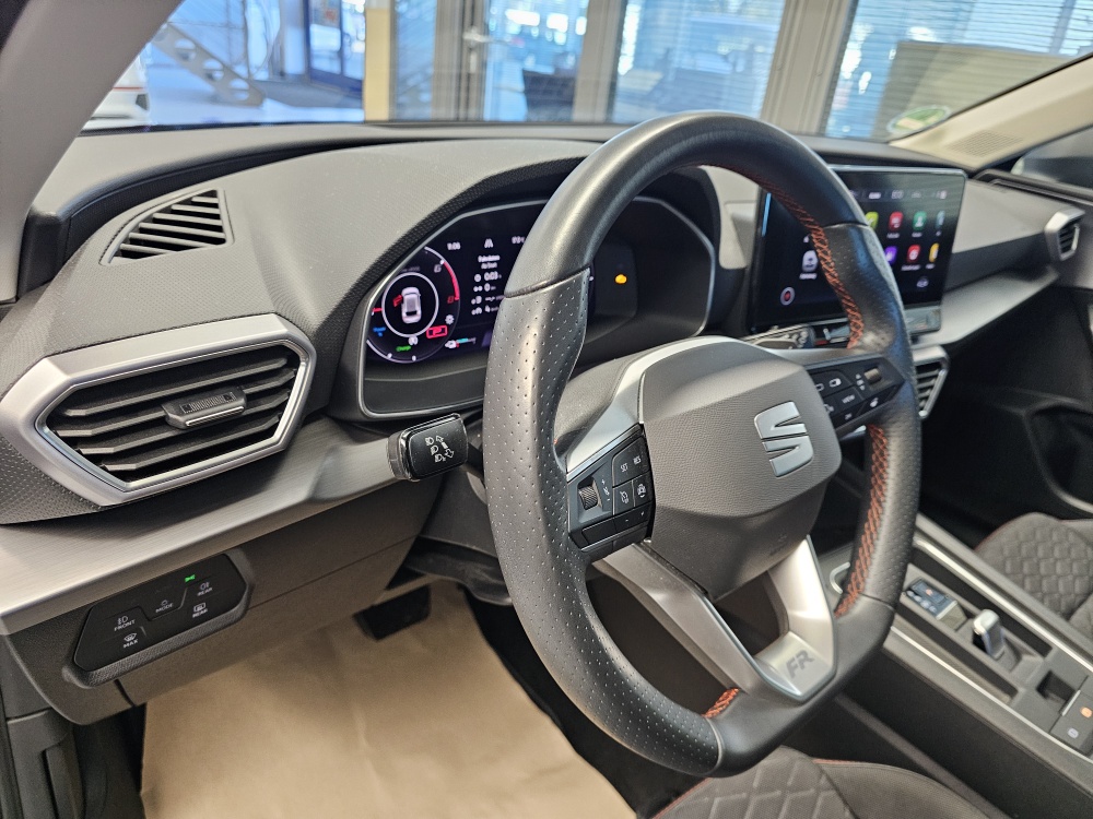 Seat Leon bei Hoffmann Automobile in Wolfsburg kaufen und sofort mitnehmen - Bild 24