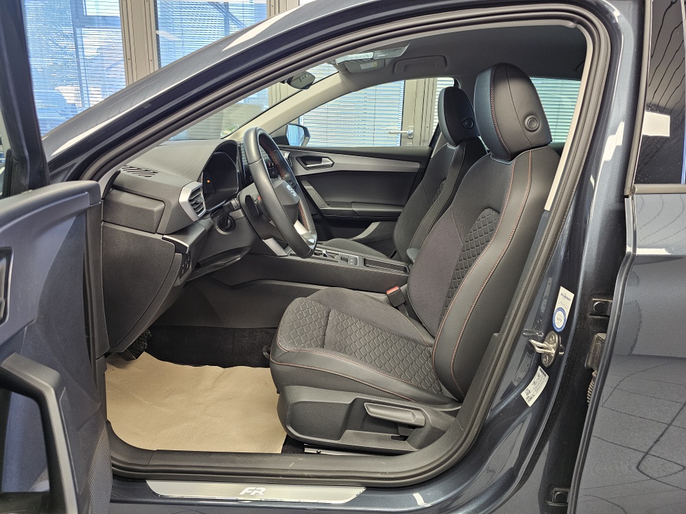 Seat Leon bei Hoffmann Automobile in Wolfsburg kaufen und sofort mitnehmen - Bild 25