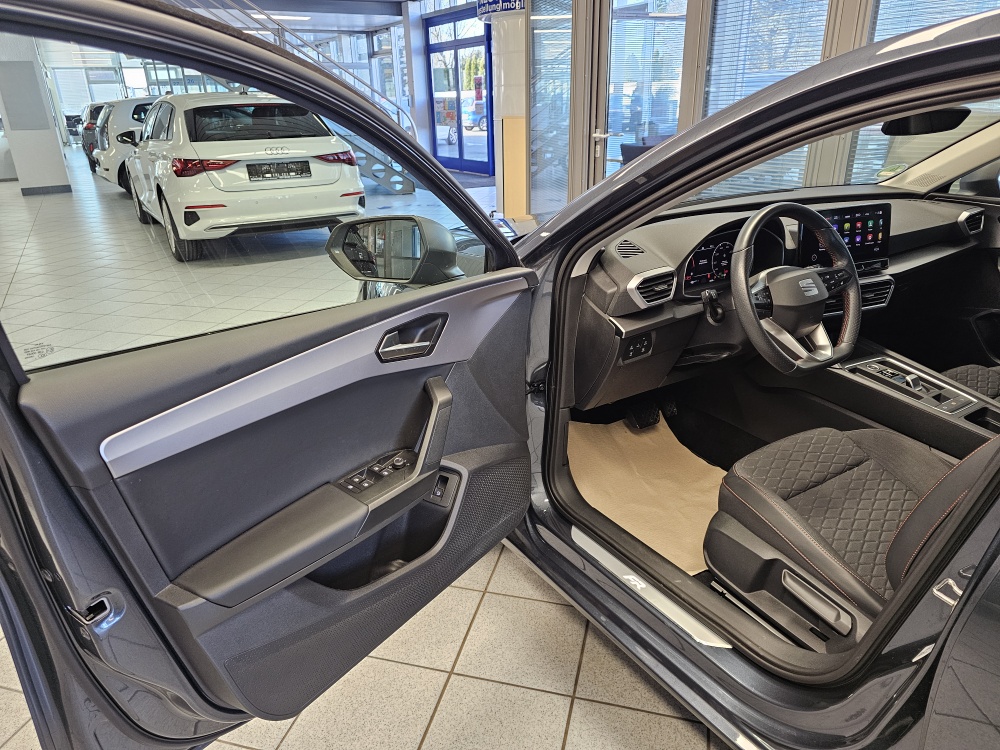 Seat Leon bei Hoffmann Automobile in Wolfsburg kaufen und sofort mitnehmen - Bild 26