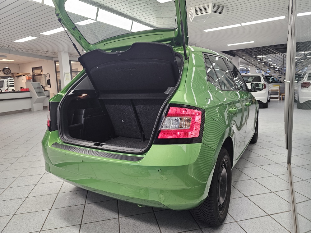 Skoda Fabia  bei Hoffmann Automobile in Wolfsburg kaufen und sofort mitnehmen - Bild 2