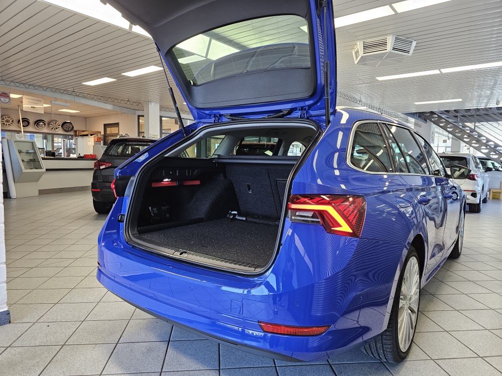 Skoda Octavia Combi  bei Hoffmann Automobile in Wolfsburg kaufen und sofort mitnehmen - Bild 2