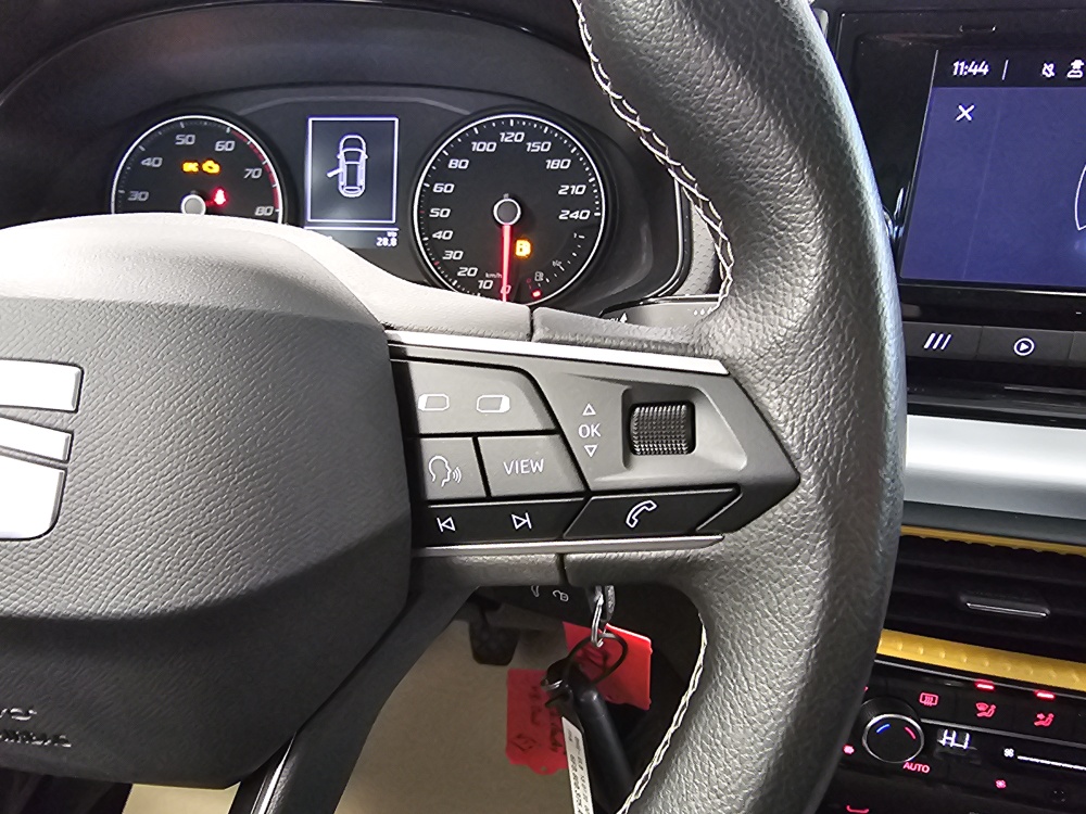 Seat Arona  bei Hoffmann Automobile in Wolfsburg kaufen und sofort mitnehmen - Bild 15