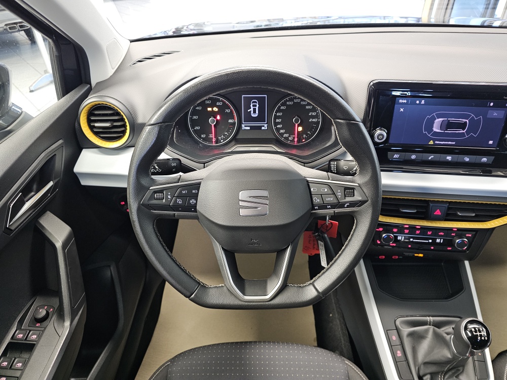 Seat Arona  bei Hoffmann Automobile in Wolfsburg kaufen und sofort mitnehmen - Bild 18