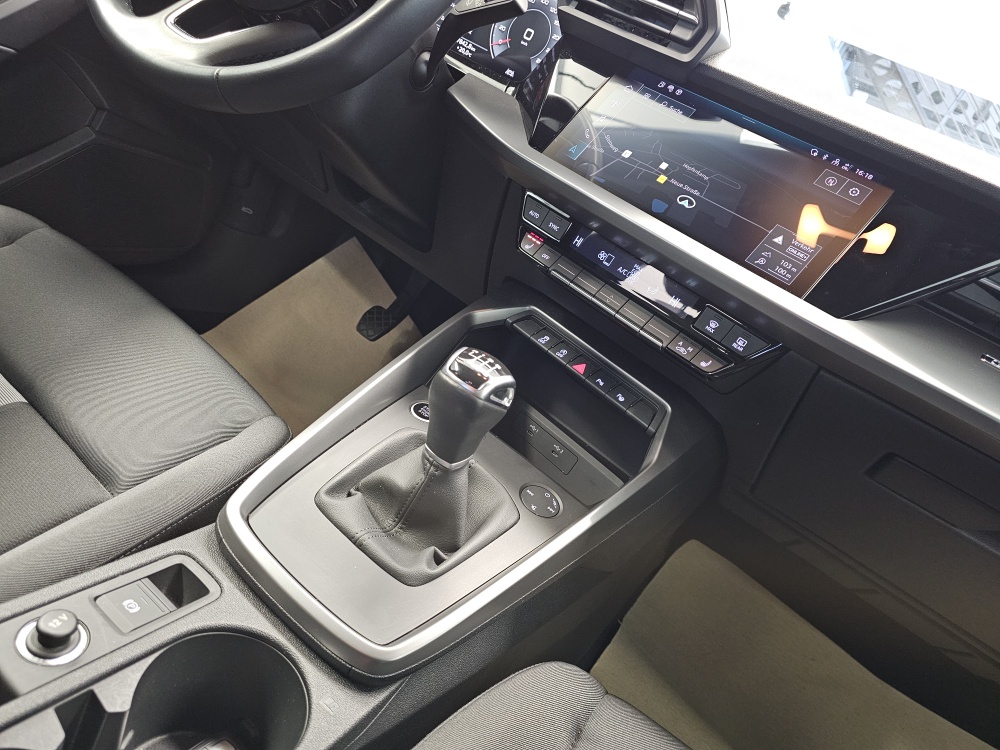 Audi A3 Sportback  bei Hoffmann Automobile in Wolfsburg kaufen und sofort mitnehmen - Bild 9