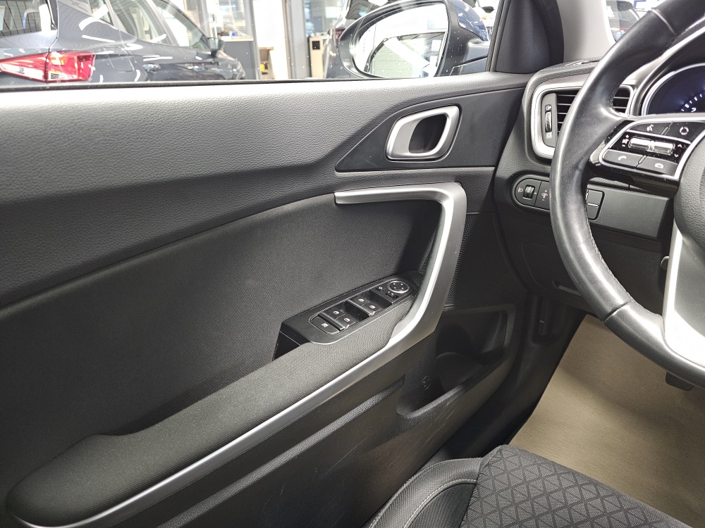 Kia Ceed  bei Hoffmann Automobile in Wolfsburg kaufen und sofort mitnehmen - Bild 15