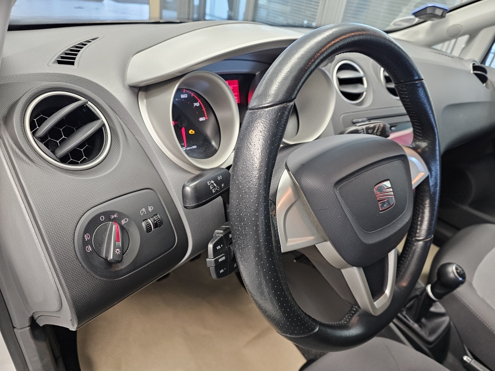 Seat Ibiza bei Hoffmann Automobile in Wolfsburg kaufen und sofort mitnehmen - Bild 11
