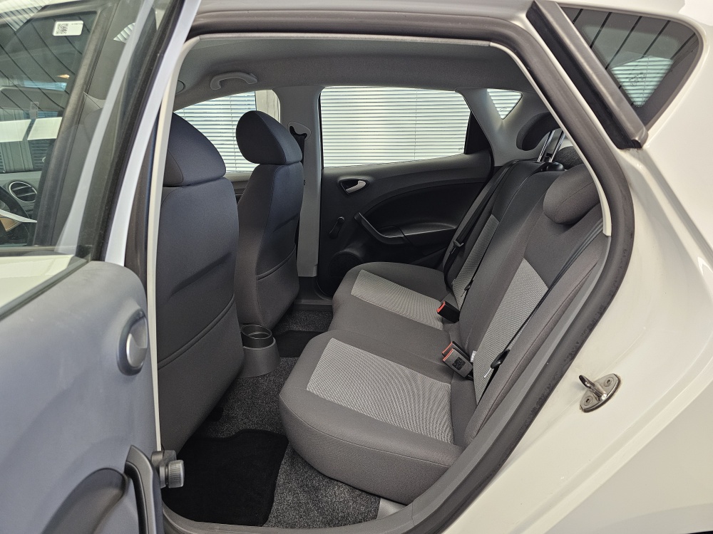 Seat Ibiza bei Hoffmann Automobile in Wolfsburg kaufen und sofort mitnehmen - Bild 4