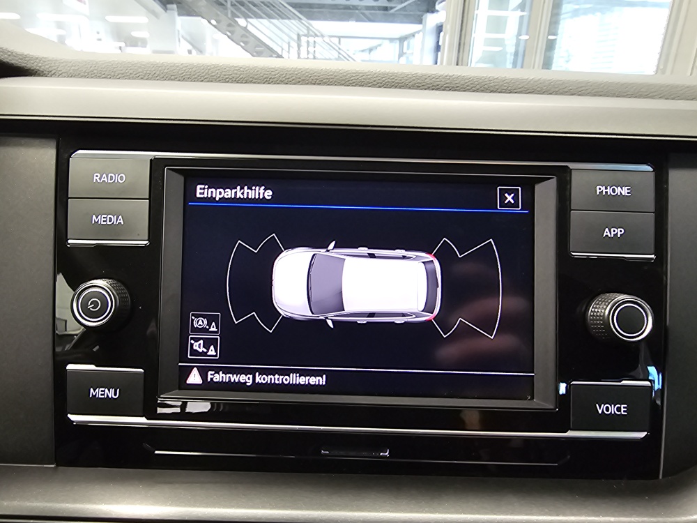 VW Polo bei Hoffmann Automobile in Wolfsburg kaufen und sofort mitnehmen - Bild 14