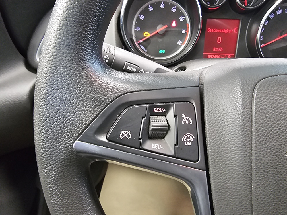 Opel Astra  bei Hoffmann Automobile in Wolfsburg kaufen und sofort mitnehmen - Bild 13