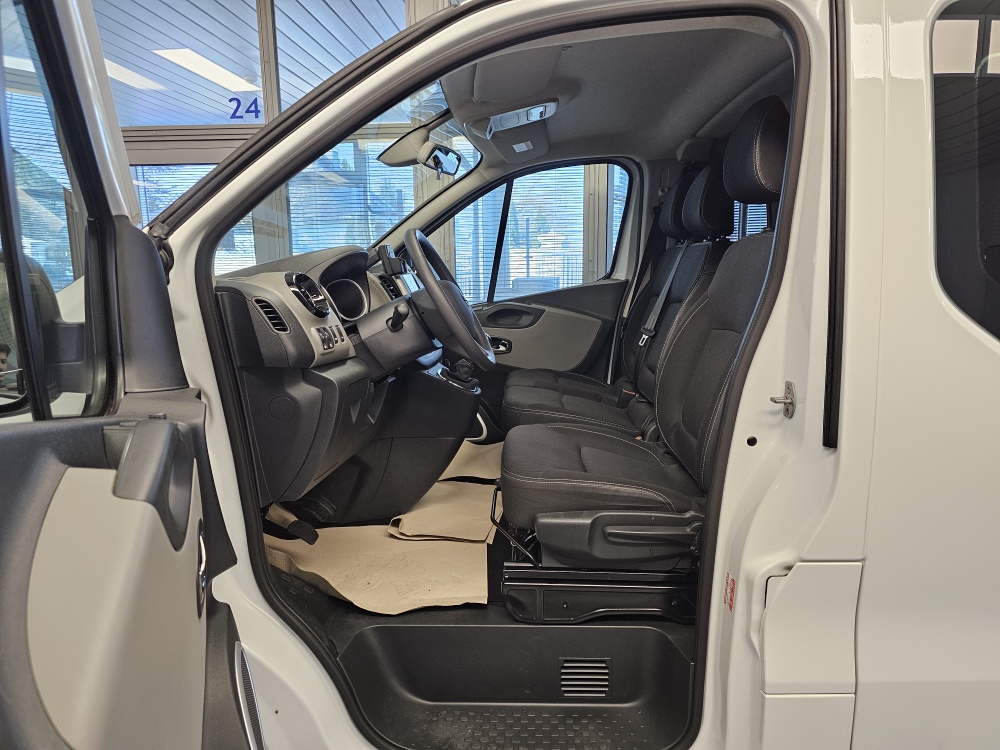 Nissan NV300 bei Hoffmann Automobile in Wolfsburg kaufen und sofort mitnehmen - Bild 17