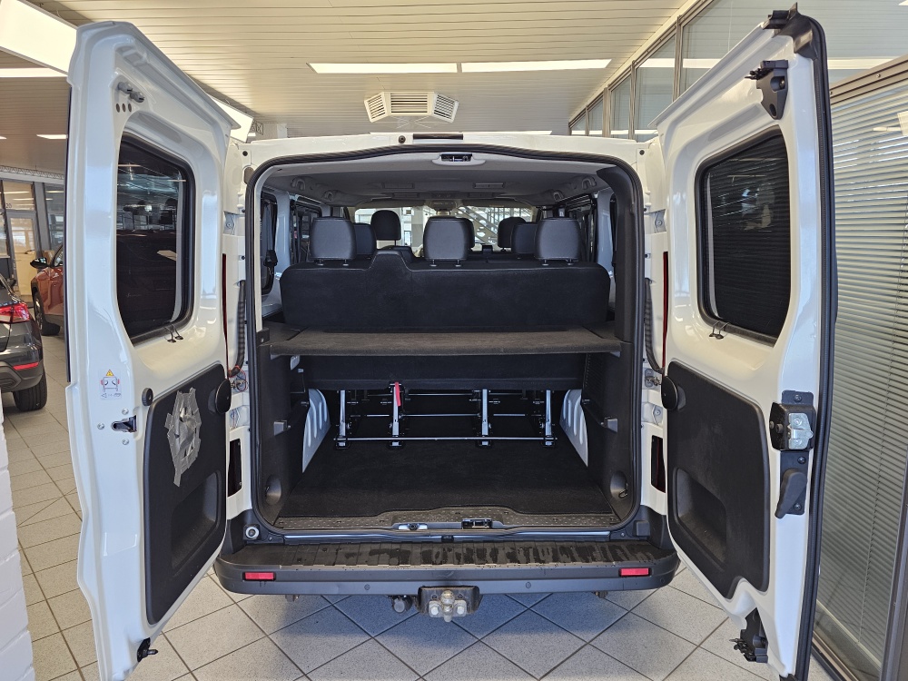 Nissan NV300 bei Hoffmann Automobile in Wolfsburg kaufen und sofort mitnehmen - Bild 3