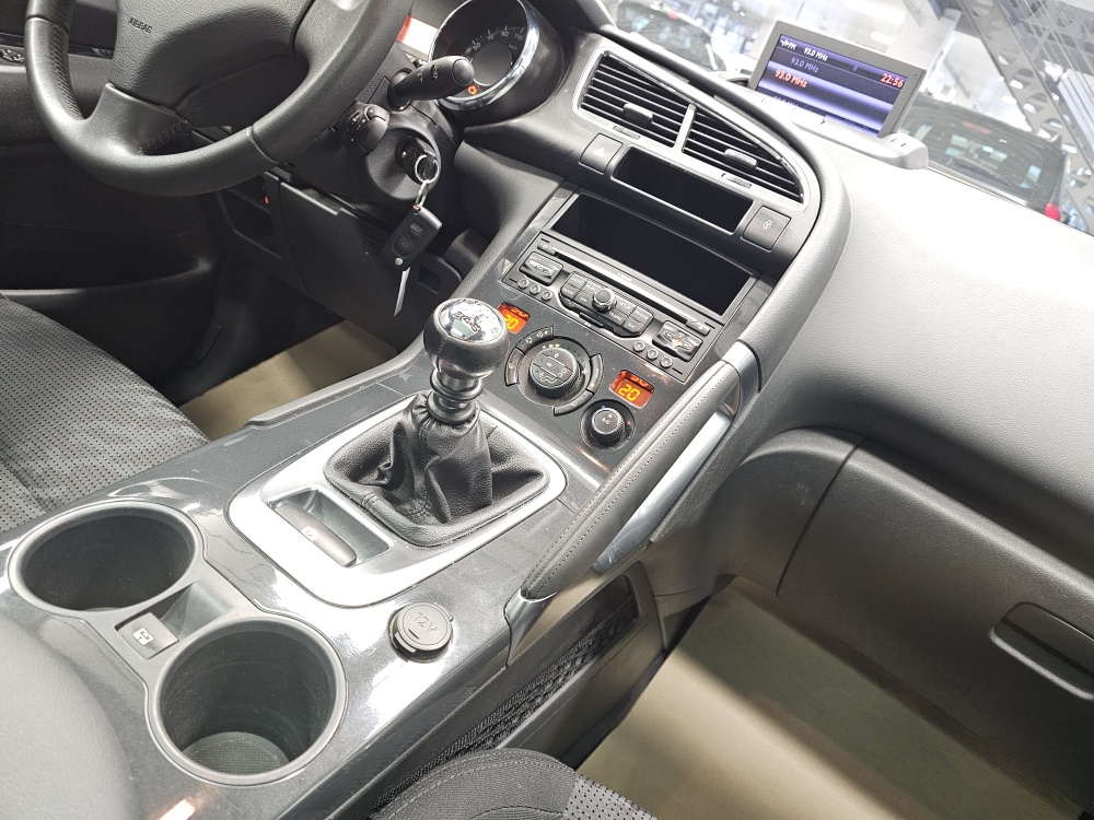 Peugeot 3008  bei Hoffmann Automobile in Wolfsburg kaufen und sofort mitnehmen - Bild 11