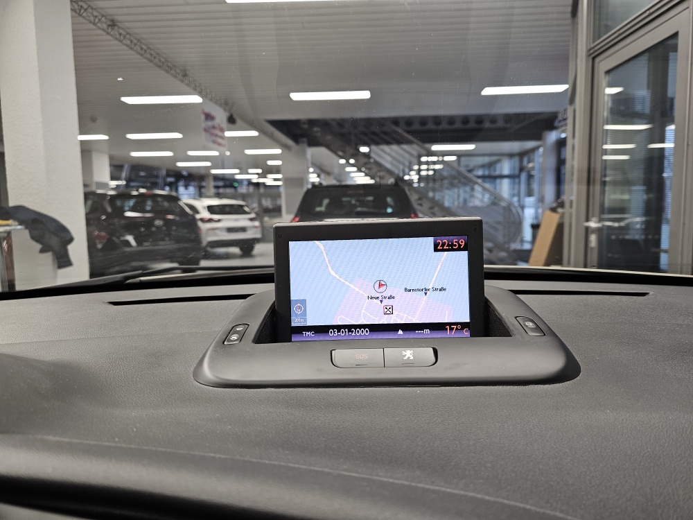 Peugeot 3008  bei Hoffmann Automobile in Wolfsburg kaufen und sofort mitnehmen - Bild 17