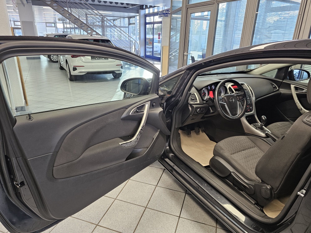 Opel Astra GTC  bei Hoffmann Automobile in Wolfsburg kaufen und sofort mitnehmen - Bild 18