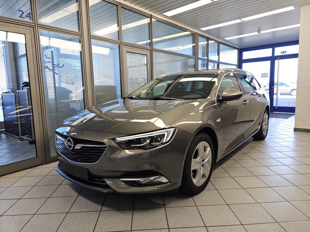 Opel Insignia Sportstourer Edition für nur 8.500,- € bei Hoffmann Automobile in Wolfsburg kaufen und sofort mitnehmen